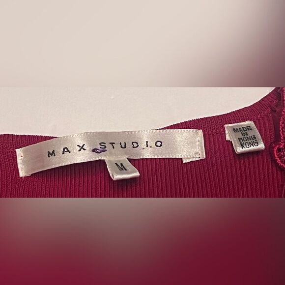 Max Studio Lace Cutout Knit Sweater Dress Sz Med Red Flutter Sleeves Midi A-Line - Picture 9 of 11